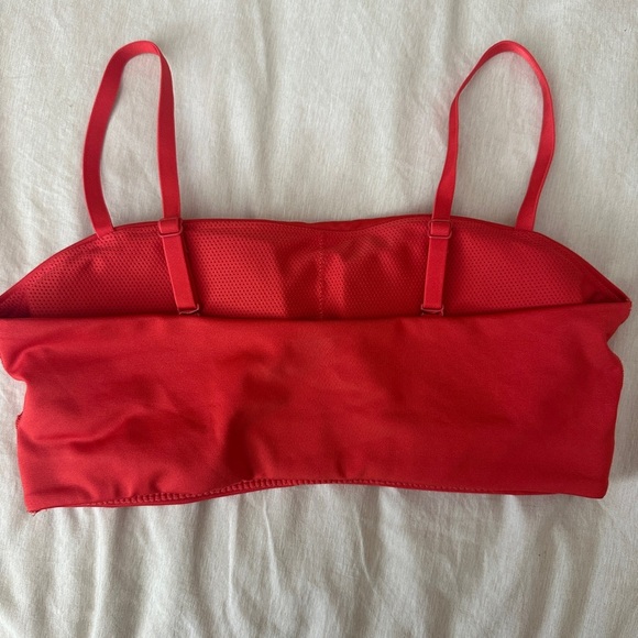 Nike Dri-FIT Red Athletic Top - Picture 2 of 3